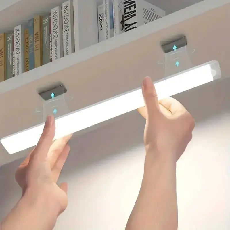 Luz noturna LED com sensor de movimento